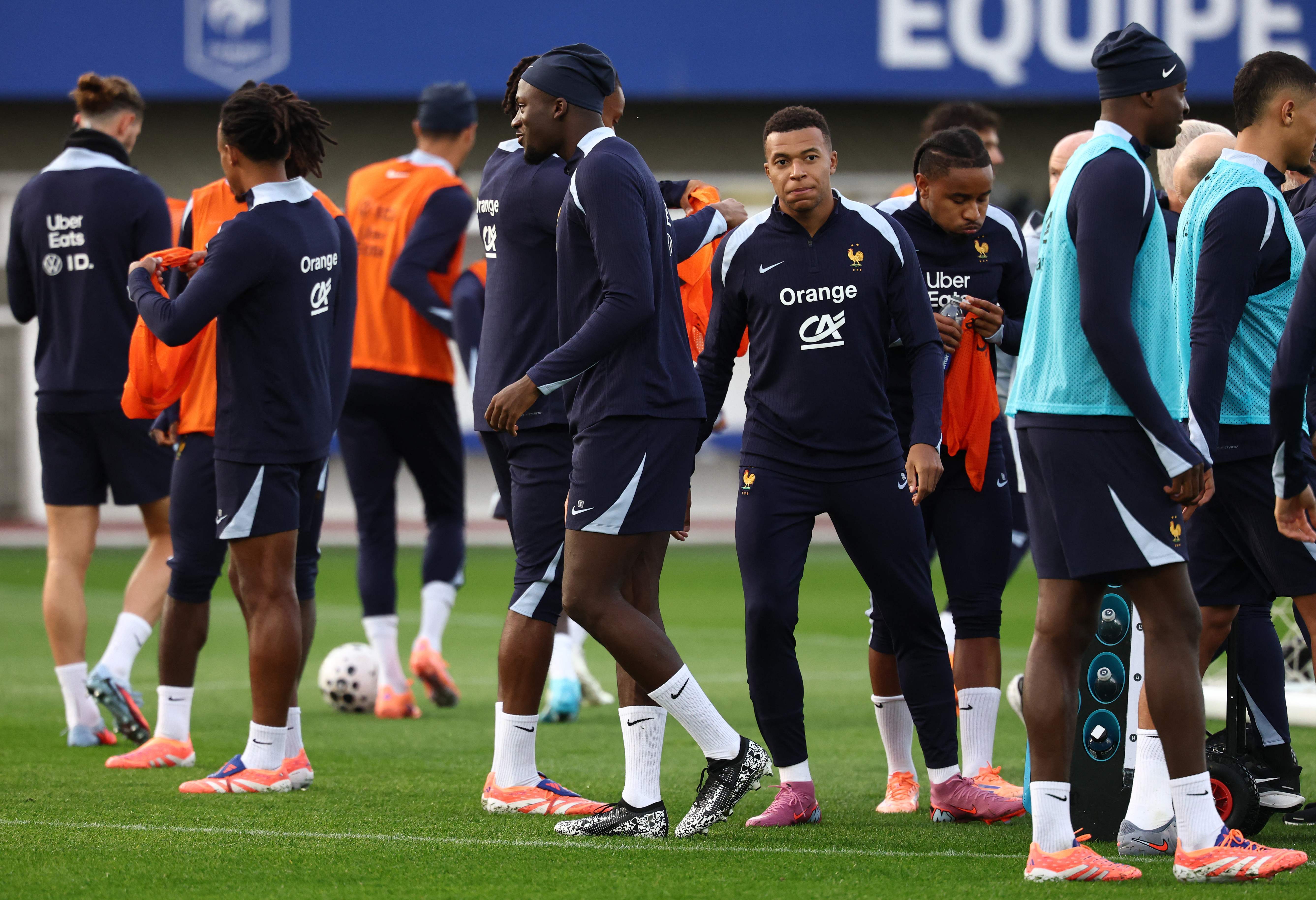 关于法国杯倒计时，国际米兰赛后门线救险，细节引发关注，球迷炸锅，资深球员宣示担当的信息