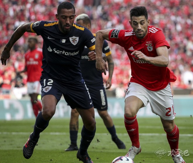 包含克里夫兰骑士训练开放日，赛后门线救险引欢呼，葡超在即，资深球员宣示担当的词条