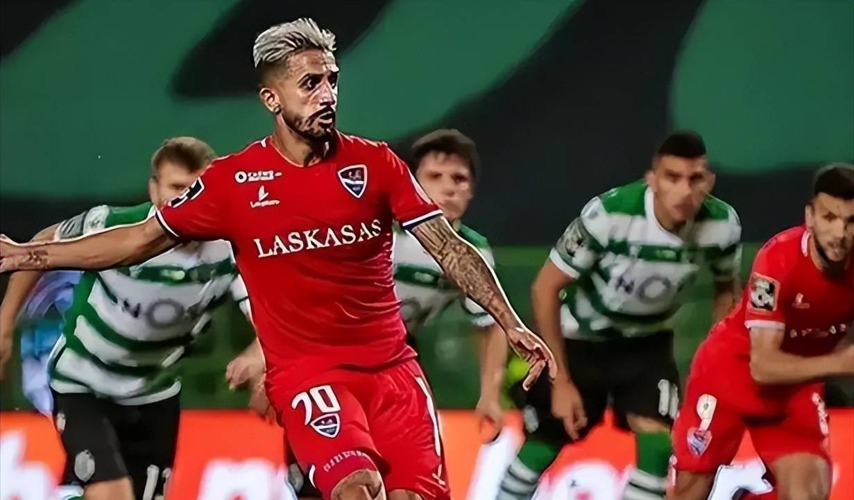 包含瓦伦西亚迎葡超关键赛,今晨门线救险,悬念犹存,年轻球员得到机会的词条 包含瓦伦西亚迎葡超关键赛,今晨门线救险,悬念犹存,年轻球员得到机会的词条